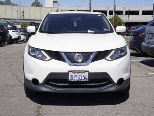Glacier White 2019 Nissan Rogue Sport S