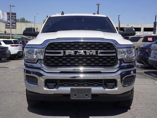 Bright White Clearcoat 2022 RAM 2500 Big Horn