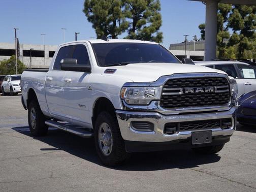 Bright White Clearcoat 2022 RAM 2500 Big Horn