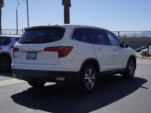 White Diamond Pearl 2018 Honda Pilot EX