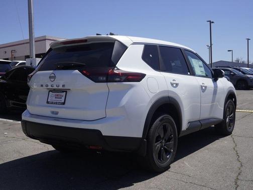 Everest White P 2026 Nissan Rogue SV