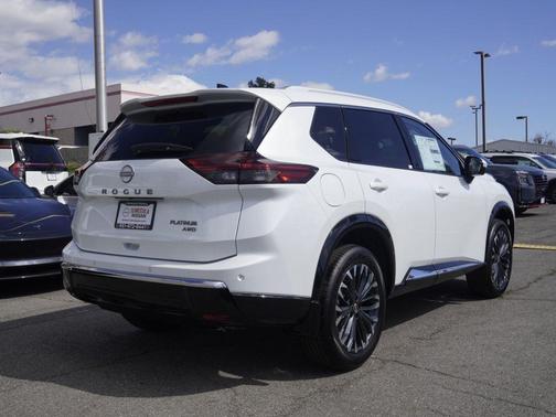 Everest White P 2026 Nissan Rogue Platinum