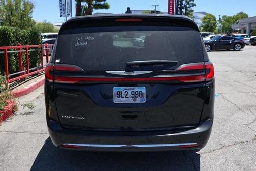 2023 Chrysler Pacifica Touring-L