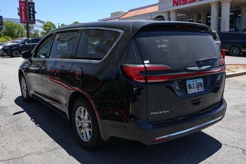 2023 Chrysler Pacifica Touring-L