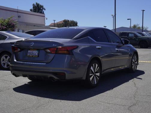 Gun Metallic 2022 Nissan Altima 2.5 SV