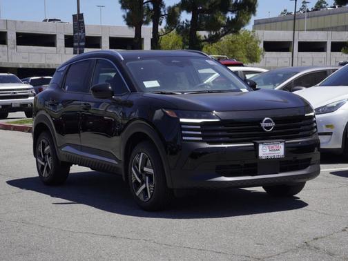 Super Black 2026 Nissan Kicks SV