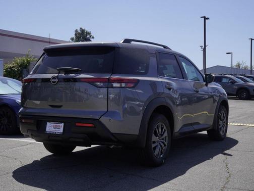 Gun Metallic 2026 Nissan Pathfinder SV