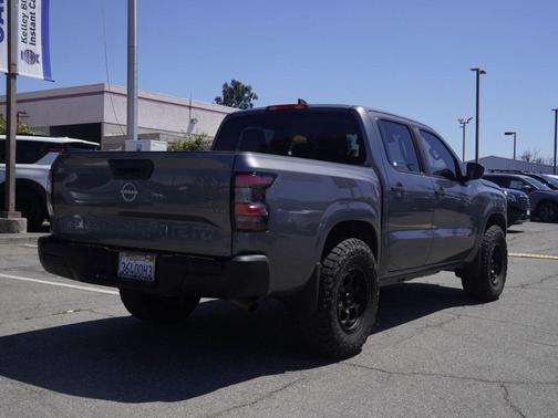 2022 Nissan Frontier S