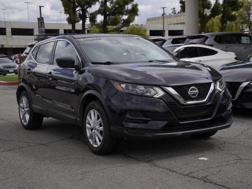 Magnetic Black Pearl 2021 Nissan Rogue Sport S