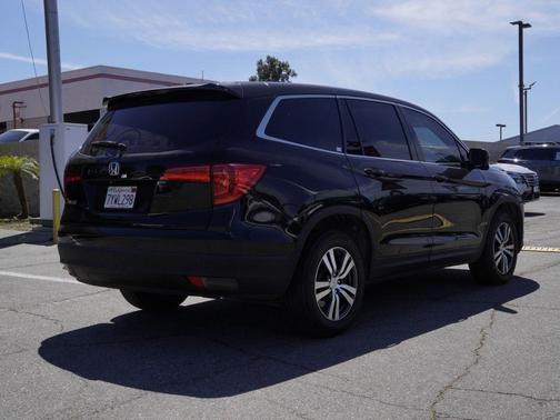 Black 2017 Honda Pilot EX