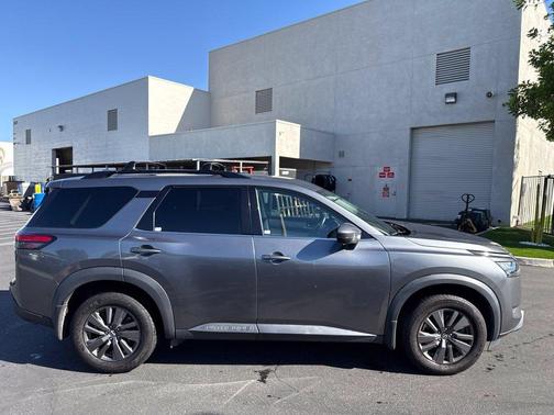 Gun Metallic 2024 Nissan Pathfinder SV