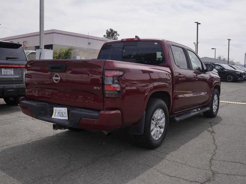 2023 Nissan Frontier SV