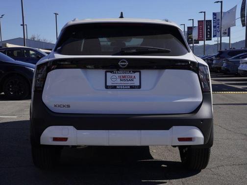 Fresh Powder 2026 Nissan Kicks SV