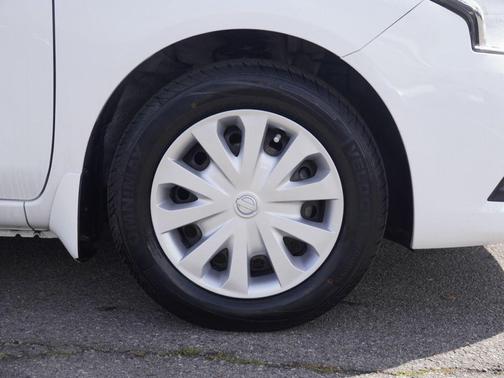 Cloud White 2019 Nissan Versa 1.6 S+