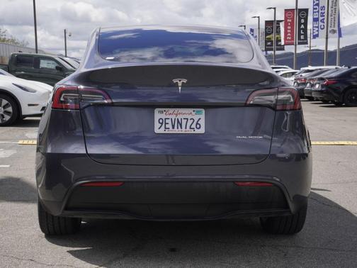 Midnight Silver Metallic 2023 Tesla Model Y Long Range