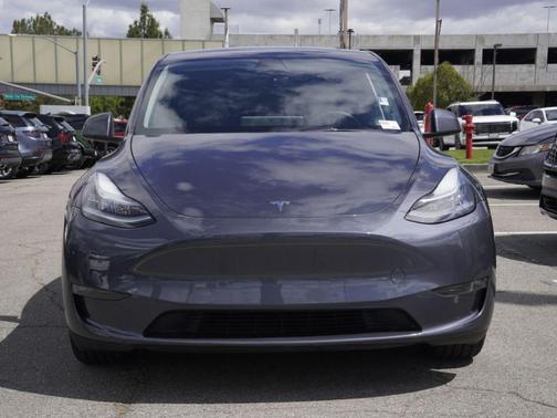 Midnight Silver Metallic 2023 Tesla Model Y Long Range