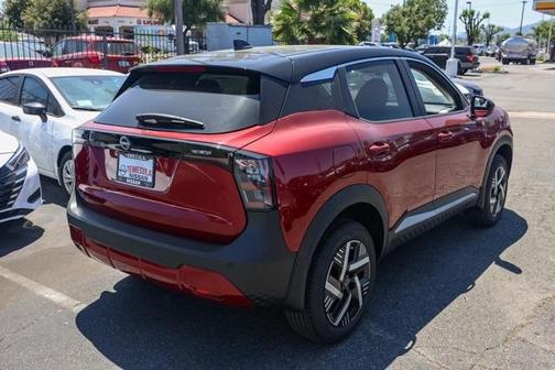 2025 Nissan Kicks SV