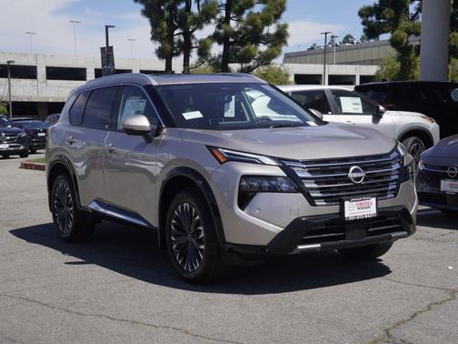 Champagne Silve 2026 Nissan Rogue Platinum