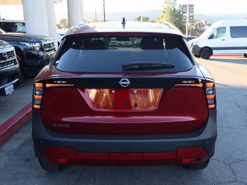 2026 Nissan Kicks SV