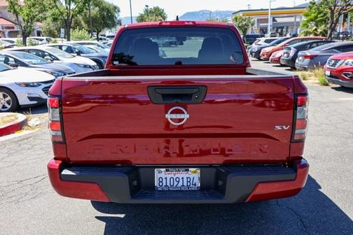 2024 Nissan Frontier SV