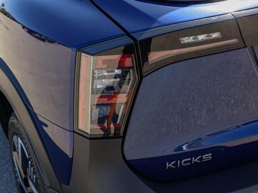 Deep Blue Pearl 2026 Nissan Kicks SV