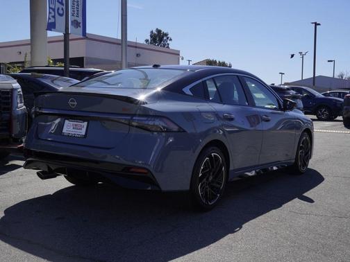 2t Gry Blk Roof 2026 Nissan Sentra SR