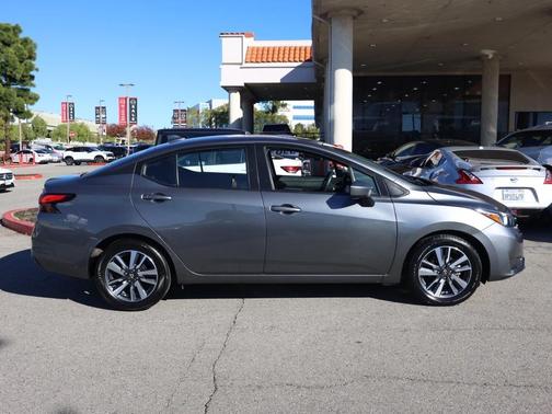 2024 Nissan Versa 1.6 SV