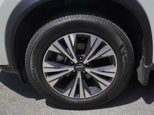 White 2023 Nissan Rogue SV