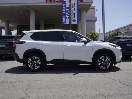 White 2023 Nissan Rogue SV