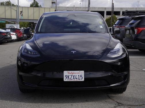 Black 2024 Tesla Model Y Long Range