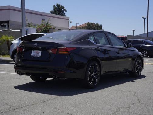 Black 2026 Nissan Altima SR