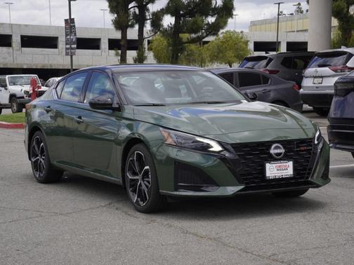 2t Grn Blk Roof 2026 Nissan Altima SR