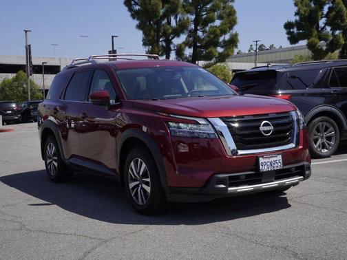 Scarlet Ember 2024 Nissan Pathfinder SL