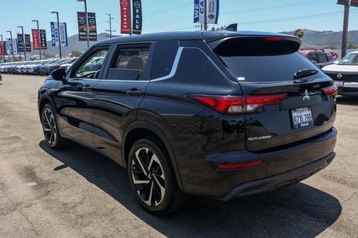 2022 Mitsubishi Outlander ES