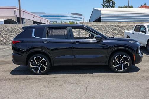 2022 Mitsubishi Outlander ES