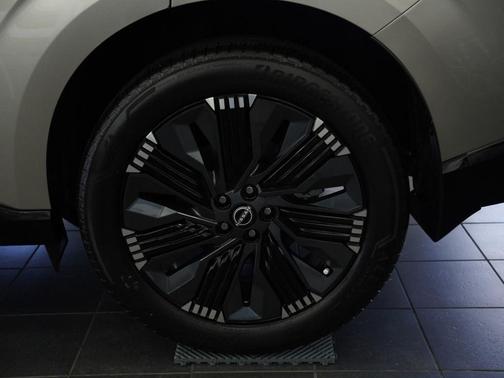 Champagne Silver 2026 Nissan Murano Platinum