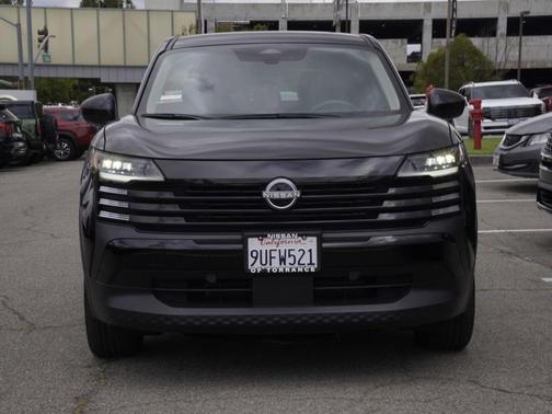 Super Black 2025 Nissan Kicks SV
