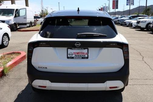 2025 Nissan Kicks SV