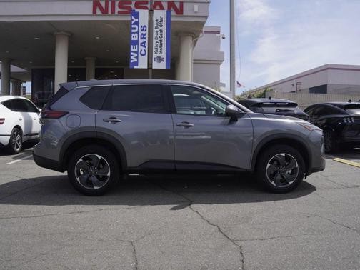 Gun Metallic 2024 Nissan Rogue SV