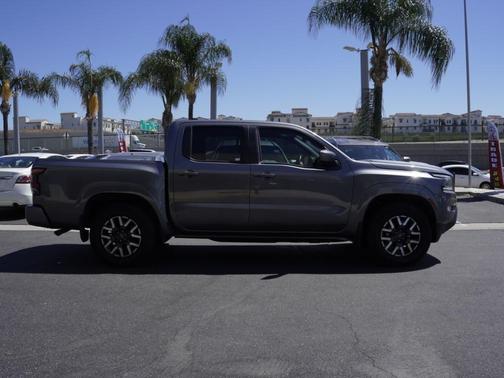 Gun Metallic 2024 Nissan Frontier SL