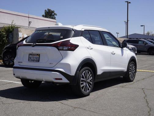 Fresh Powder 2024 Nissan Kicks SV