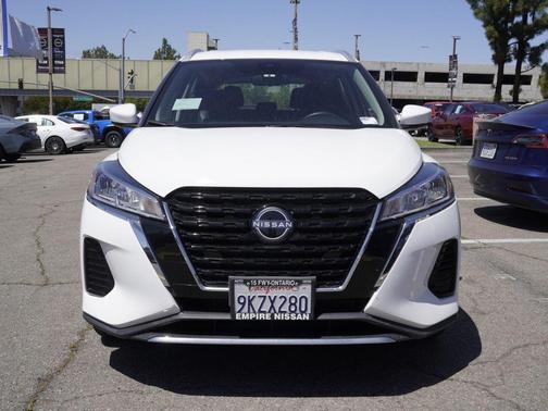 Fresh Powder 2024 Nissan Kicks SV