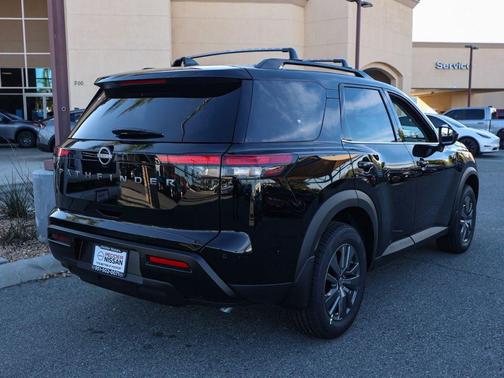 2026 Nissan Pathfinder SV