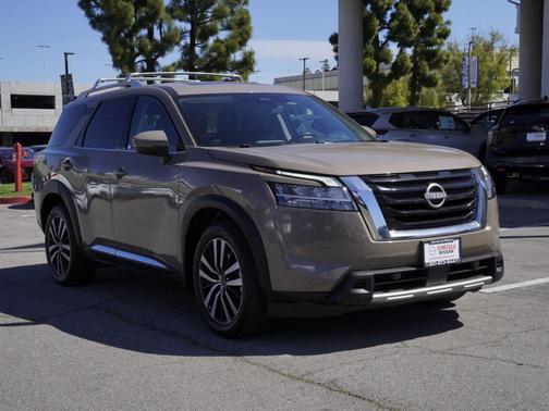 Baja Storm 2023 Nissan Pathfinder Platinum