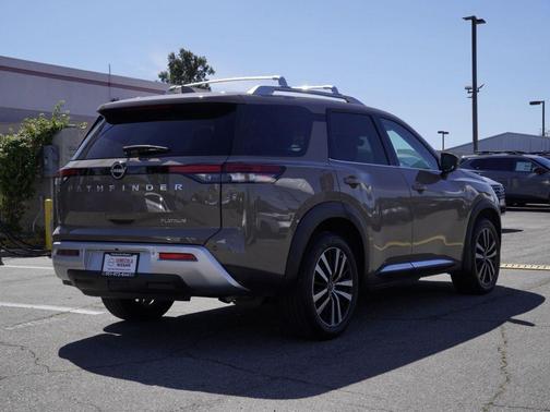 Baja Storm 2023 Nissan Pathfinder Platinum