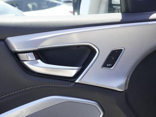 Silver 2023 Acura RDX Technology Package