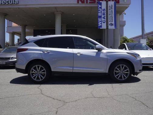 Silver 2023 Acura RDX Technology Package
