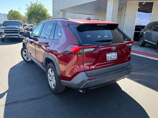 Pearl 2019 Toyota RAV4 XLE