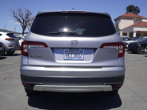 Modern Steel Metallic 2021 Honda Pilot EX