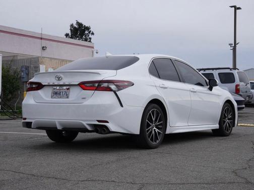 2023 Toyota Camry SE